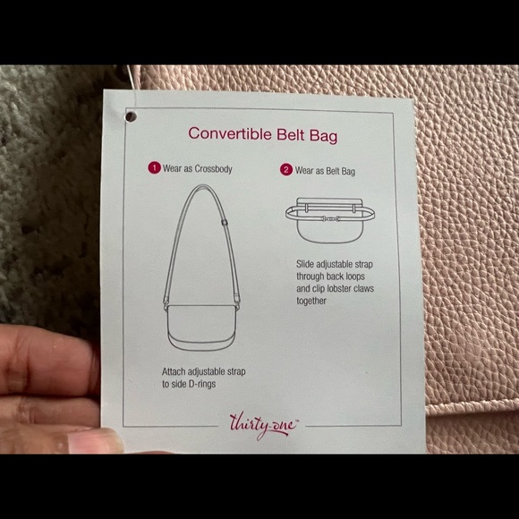 💕NEW💕Convertible Belt Bag by Thirty One - Picture 5 of 10